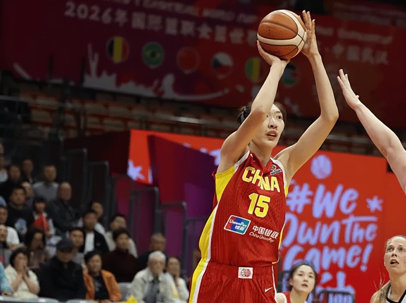 女篮65-80比利时遭4坏消息！战术仅靠单打，后卫+锋线劣势明显！